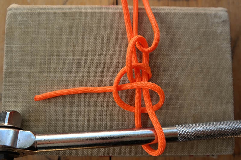 Illustration for article titled Knot Tying Process Images